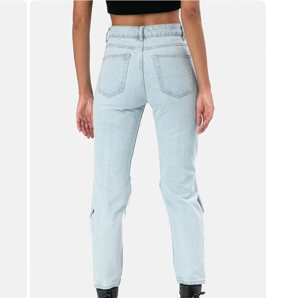 Light Wash Adika Davis Jeans - Picture 2 of 9